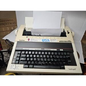 Brother Correctronic 320 Electronic Portable Typewriter w/Cover